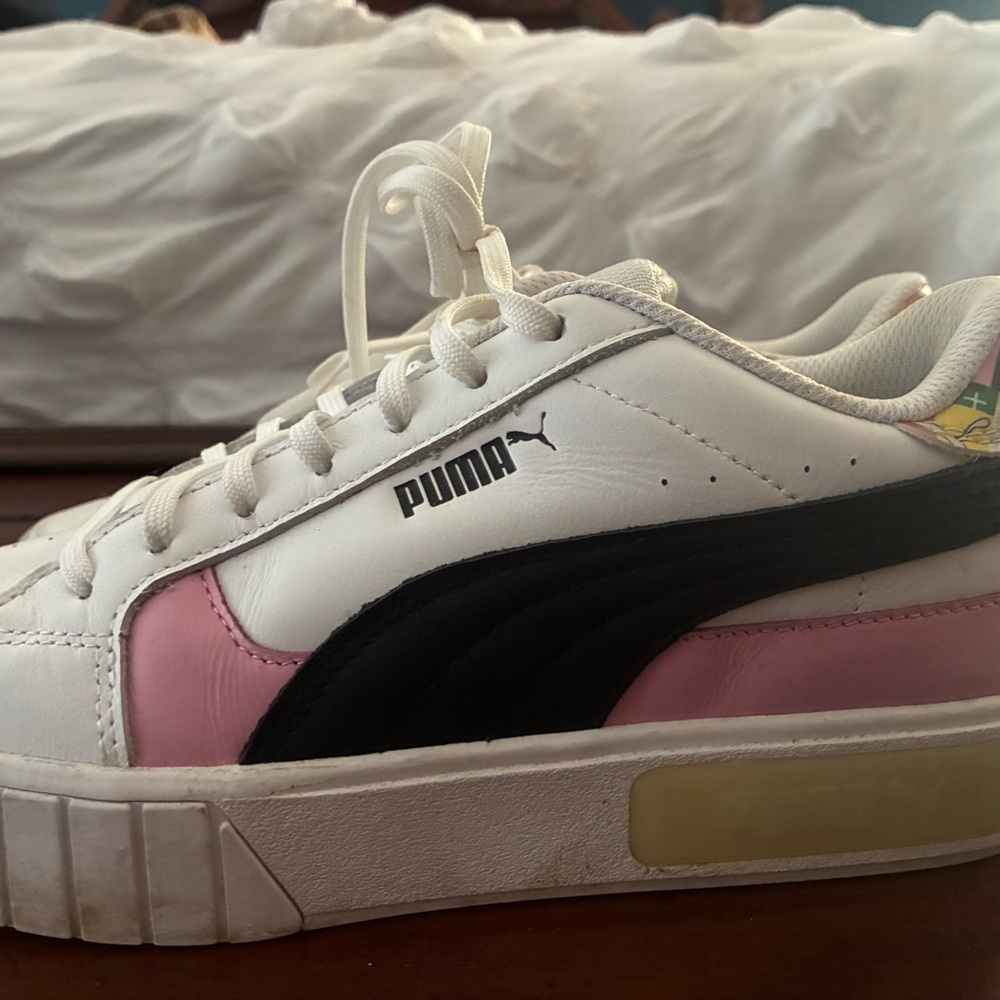 Puma White and Pink Casual Sneakers International 8.5